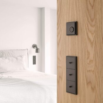 JUNG_REF_Lambart-Haus_JU7426_1_ret_CMYK_300-