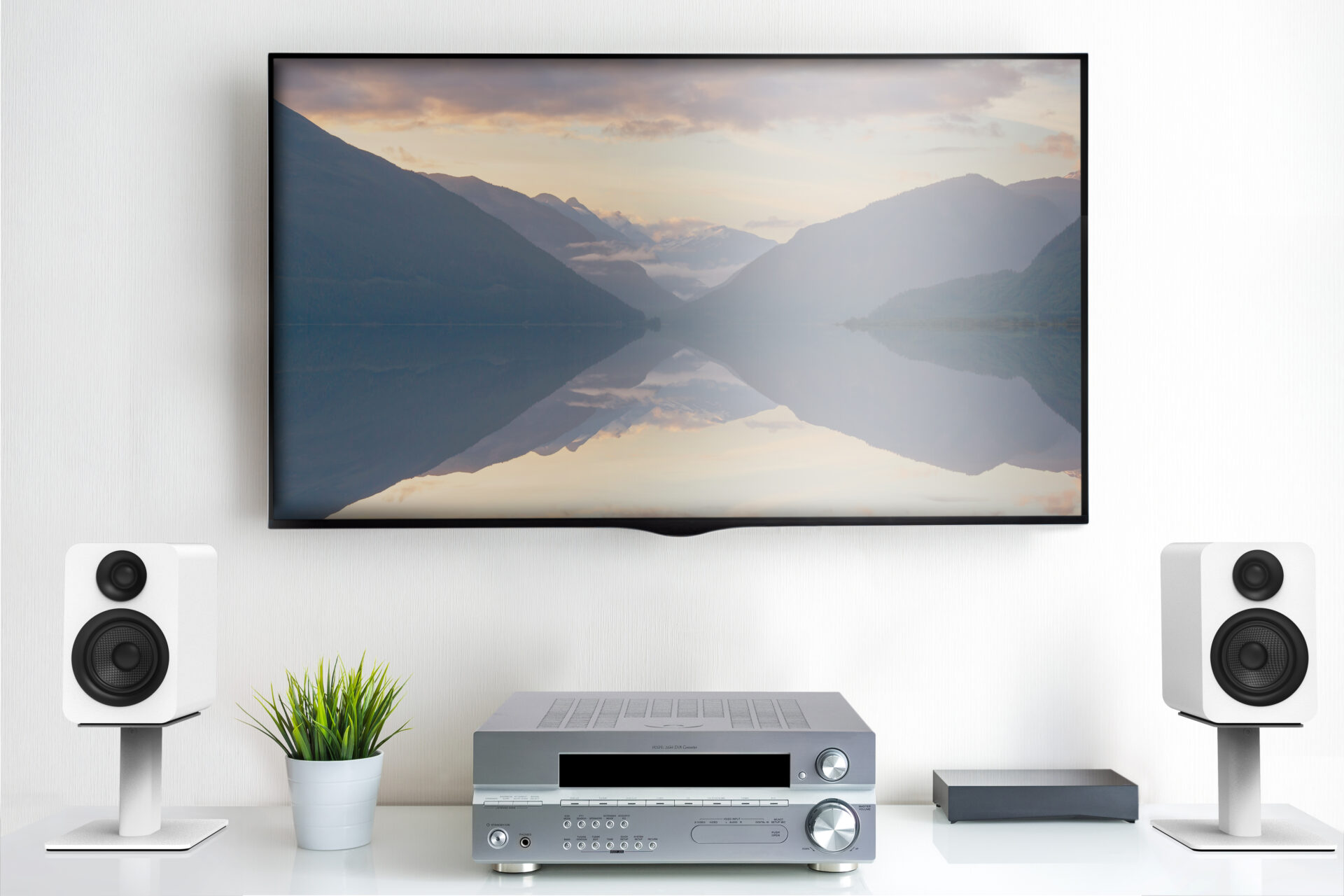 YUP4W_SP9W_TVHomeEntertain_Lifestyle